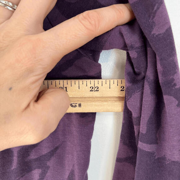 Joe Fresh Active Women’s XL Purple Floral Print Long Sleeve T Top Athleisure - Picture 8 of 9